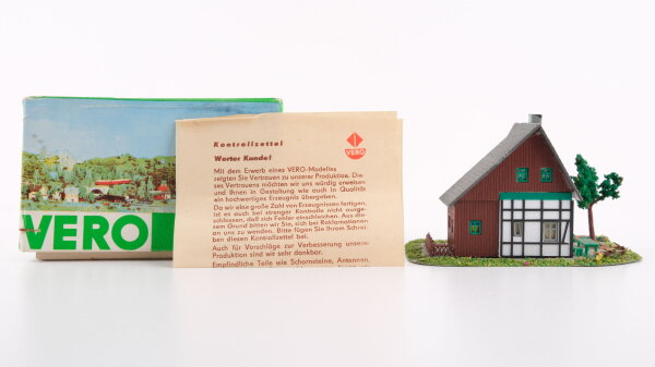 Vero 5459270/129/00832 Dorfhaus mit Schindeldach 85 x 105 mm, 1 Stück