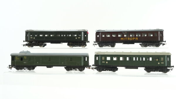 Piko/Schicht H0 Konvolut Personenwagen  2 x Hechtwagen 3.Kl., Hechtwagen Mitropa, Gepäckwagen DR (1 Kupplung fehlt)