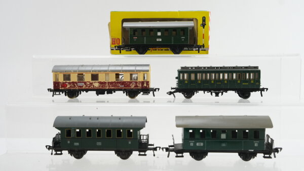 Fleischmann H0 Konvolut Personenwagen 3 x Donnerbüchse ohne Fenster, Stadtbahnwagen, Abteilwagen 3.Kl. DB, u.a.