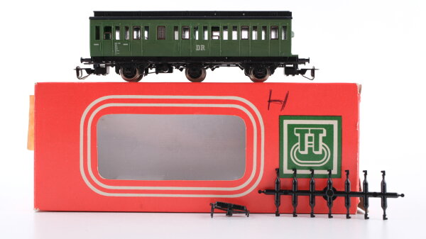 Berliner TT Bahnen TT 13130 Abteilwagen grün DR