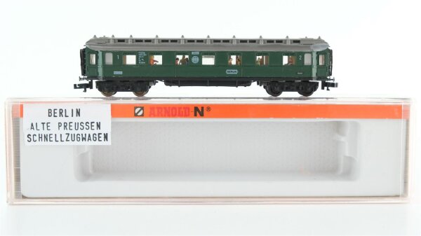 Arnold N 3380 Schnellzugwagen 1./2.Kl mit Figuren DRG (Dach nachlackiert)