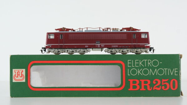 Berliner TT Bahnen TT 2330 E-Lok BR 250 112-0 DR Gleichstrom