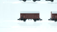Unbekannt N Konvolut Güterwagen 4 x gedeckter Güterwagen braun, Hochbordwagen grün, Güterzugbegleitwage DB