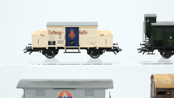 Märklin H0 Konvolut Gedeckter Güterwagen mit Bremserhaus Kolonialwagen "Dallmayr-Kaffee" Gedeckter Güterwagen mit Bremserbühne "Osram" Gedeckter Güterwagen (gesupert) K.Bay.Sts.B./Länderbahn