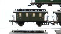 Fleischmann H0 Konvolut Personenwagen 3.Kl. Packwagen grün DR (ein Trittbrett angebrochen)