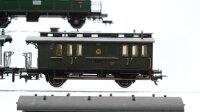 Fleischmann H0 Konvolut Personenwagen 3.Kl. Packwagen grün DR (ein Trittbrett angebrochen)
