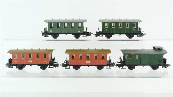 Märklin H0 Konvolut Personenwagen mit Bühne 3.Kl. braun Personenwagen mit Bühne 2.Kl. grün Packwagen Länderbahn