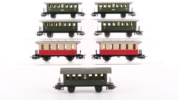 Märklin H0 Konvolut Personenwagen 5 x Donnerbüchse grün, 2 x Donnerbüchse rot/beige