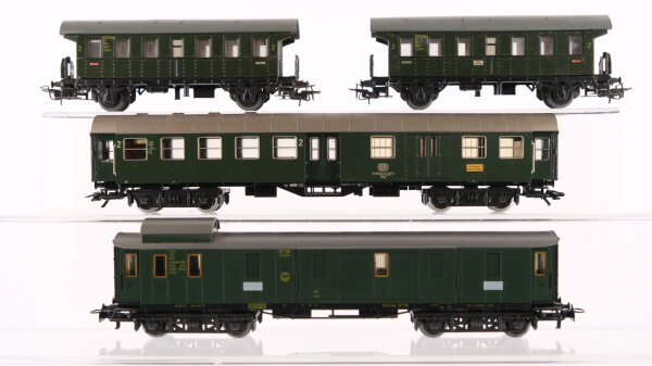 Märklin H0 Konvolut Personenwagen 2 x Personenwagen 4002 Stg 2.Kl., Mitteleinstiegswagen (1 Fenster lose), Gepäckwagen DD,DRG, Länderbahn