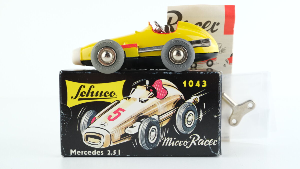 Schuco 01631 Micro Racer 1043 Mercedes 2,5L gelb - Modellbahn