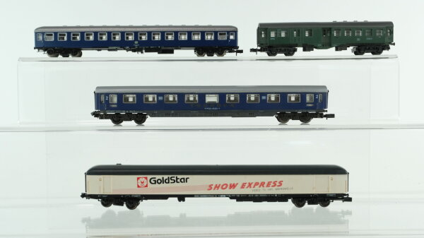 Arnold/Roco N Konvolut Personenwagen Abteilwagen "Touropa", Gepäckwagen "GoldStar", Abteilwagen 2.Kl., Mitteleinstiegswagen (1 Kupplung fehlt) DB