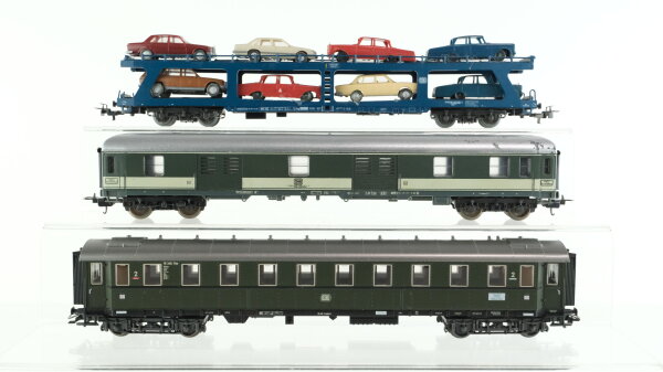 Märklin H0 Konvolut Personenwagen 2.Kl. Packwagen grün/beige Autotransportwagen mit PKW DB