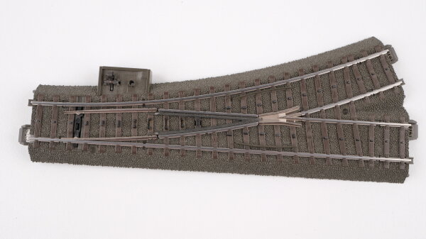 Märklin H0 24611 Weiche links 188,3 mm / R2=437,5 mm / 24,3° (mit Decoder / mit Antrieb)