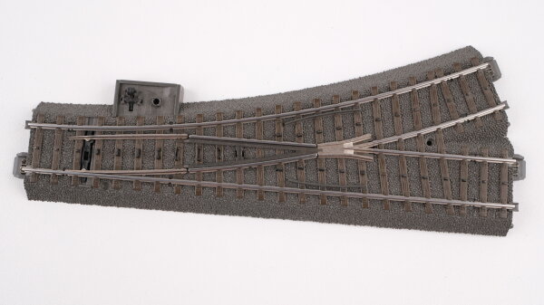 Märklin H0 24611 Weiche links 188,3 mm / R2=437,5 mm / 24,3° (mit Decoder / mit Antrieb)