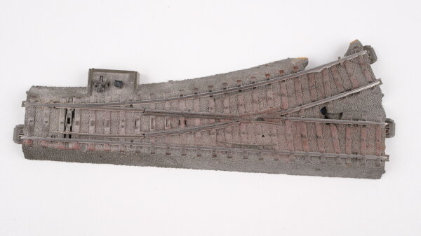 Märklin H0 24611 Weiche links 188,3 mm / R2=437,5 mm / 24,3° (ohne Decoder / mit Antrieb)