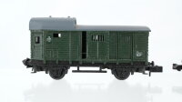 Arnold/Minitrix N Konvolut Güterwagen Kranwagen mit Niederbordwagen, Kipplor, Güterzugbegleitwagen DB, u.a.