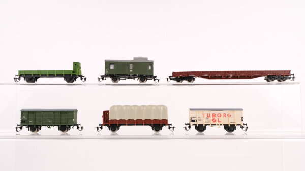 BTTB TT Konvolut Planwagen, gedeckte Güterwagen, langer Niederbordwagen 4-achsig, Niederbordwagen 2-achsig, Güterzugbegleitwagen