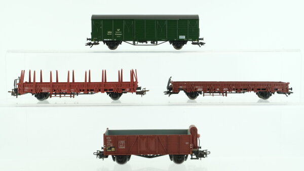 Märklin H0 Konvolut Güterwagen gedeckter Güterwagen "Deutsche Post" Postmuseumswagen 1997, Hochbordwagen mit Bremserhaus, Niederbordwagen mit Bremserbühne, Rungenwagen mit Bremserbühne DB,
