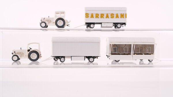 Preiser H0 Zirkuswagen und Trecker weiß, Sarasani