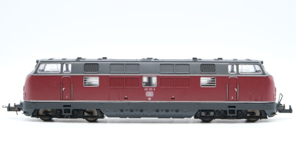 TRIX HOスケール BR221ディーゼル機関車 / DB 221 118-3 Trix H0