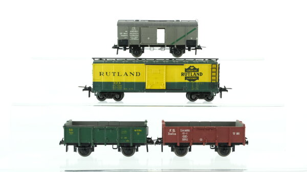 Rivarossi H0 Konvolut Güterwagen Weinfasswagen grau 550 007, Hochbordwagen grün, Hochbordwagen braun ohne Bügel, US-Güterwagen "Rutland" FS, S.V. Italia, u.a.