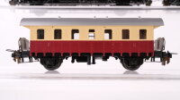 Trix H0 Konvolut Personenwagen Abteilwagen 2./3.Kl., Abteilwagen 3.Kl., Gepäckwagen mit Schiebetür und Ladung, Donnerbüchsen rot/beige