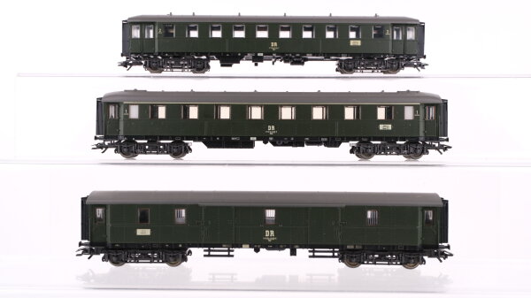 Märklin H0 Konvolut Personenwagen Schnellzugwagen 1.Kl., Schnellzugwagen 2.Kl., Gepäckwagen Schnellzug DR