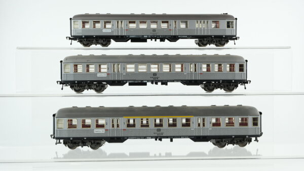 Fleischmann H0 Konvolut Personenwagen Silberlinge Abteilwagen2.Kl., Abteilwagen 1./2.Kl., Steuerwagen DB