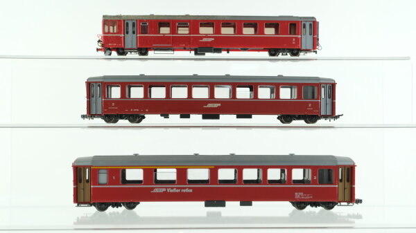 Bemo H0m Konvolut Personenwagen Steuerwagen, Großraumwagen 2.Kl., Großraumwagen 1./2.Kl. RhB
