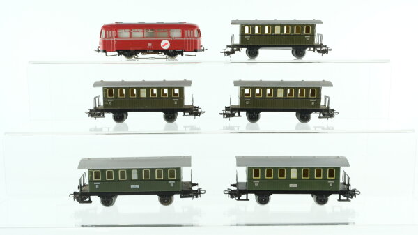 Märklin H0 Konvolut Personenwagen Schienenbus Beiwagen beleuchtet ohne Antrieb, Donnerbüchsen ohne Fenster DB, u.a.