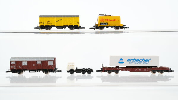 Märklin Z Konvolut Güterwagen Hupac Wagen mit Auflieger und 1 Sattelschlepper lose, Kühlwagen "Bananen", Kesselwagen "Shell", Gedeckter Güterwagen DB