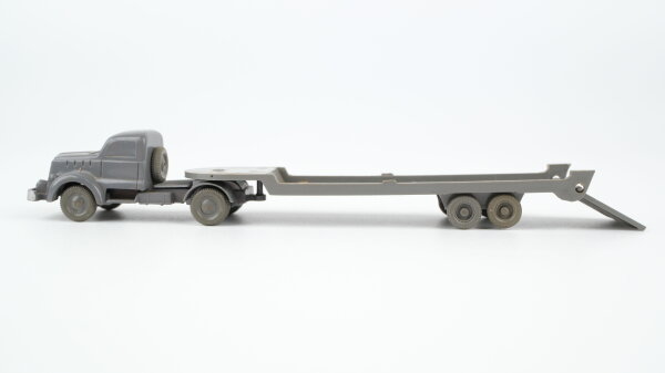 Wiking unverglast H0 Konvolut Tieflader mit Rollachsen grau und Zugmaschine grau