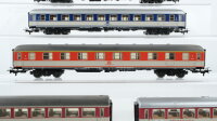 Märklin H0 Konvolut Speisewagen rot-grau Abteilwagen 1.Kl. orange-grau Abteilwagen 2.Kl. blau-grau DB
