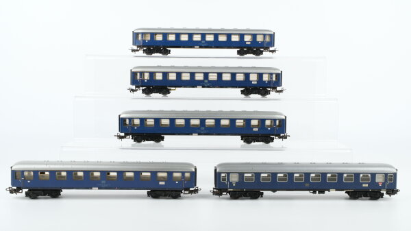 Märklin H0 Konvolut Personenwagen 1.Kl. blau 4achsig teilw. beleuchtet Blech DB