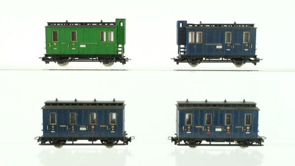 Egger-Bahn H0e Konvolut Coupewagen (2006) Packwagen (2008) blau Packwagen (2009) grün Nebenbahn