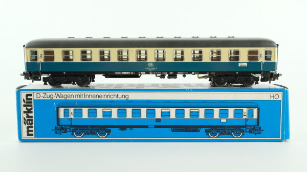 Märklin H0 4112 Reisezugwagen (Schnellzugwagen 2.Kl, Wagenunterkante ozeanblau) Büm 234 der DB (mit Beleuchtung)