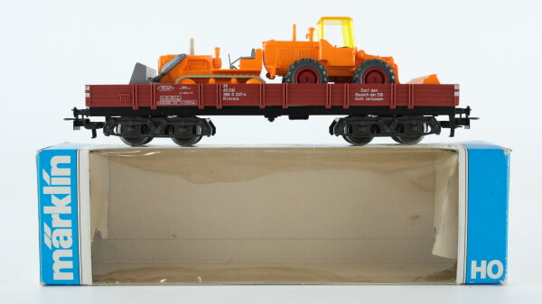 Märklin H0 4474 Niederbordwagen mit Wiking Schaufellader und Raupe DB