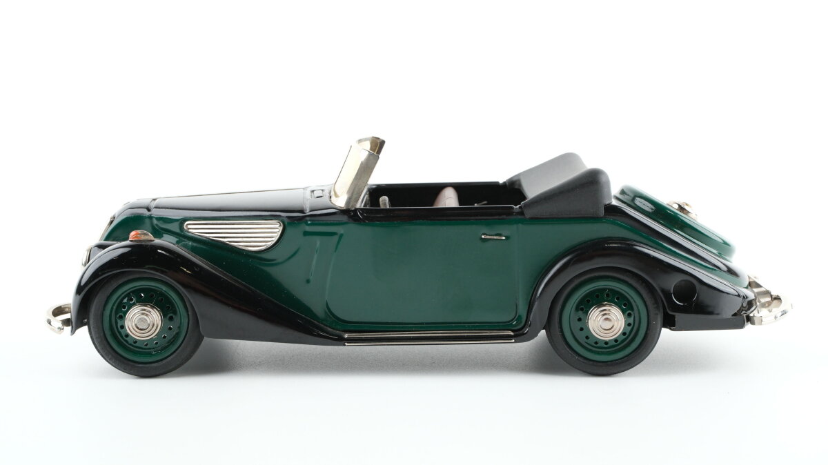 Schuco 1:18 BMW 327 Cabrio schwarz/dunkelgrün ohne Schlüssel