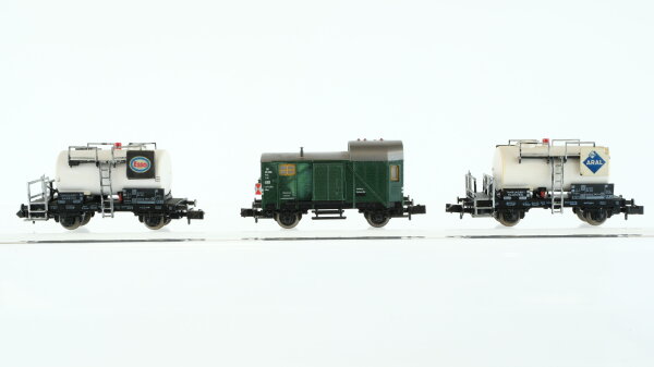 Fleischmann N Konvolut Güterwagen Kesselwagen "Esso, Aral", Güterzugbegleitwagen mit Schiebetür und Zugschlußlicht DB