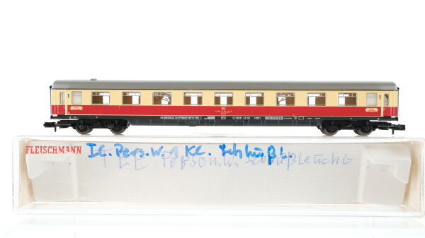 Fleischmann N 8169 IC-Schnellzugw. 1. Kl mit Zugschußbel. Avümh 111 DB