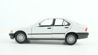 GAMA 1:24 2103 BMW 325i E36 weiß