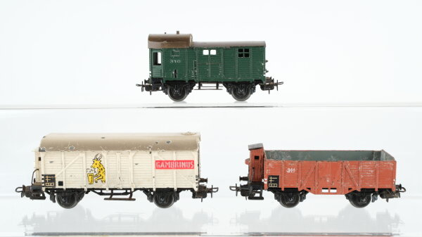 Märklin H0 Konvolut Güterzubgbegleitwagen "310" Hochbordwagen mit Bremserhaus "311" Gedeckter Güterwagen mit Bremserhaus "324"