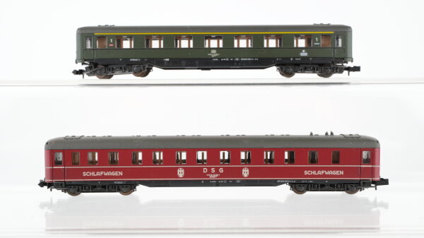 Roco N Konvolut Personenwagen Abteilwagen 1. Kl. grün, Schlafwagen rot "DSG" DB, DRG