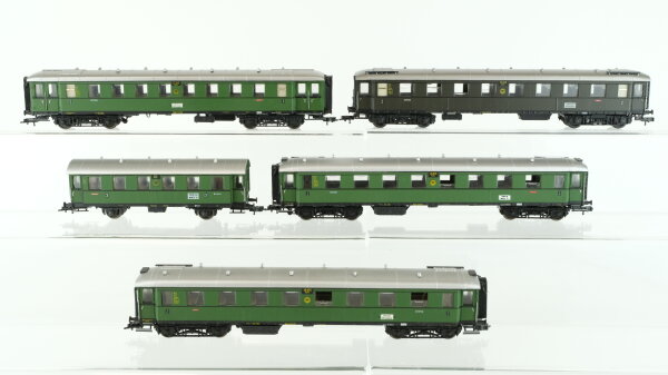 Unbekannt H0 Konvolut Grossraumwagen 2.Kl. 3.Kl. Personenwagen 3.Kl. grün DR