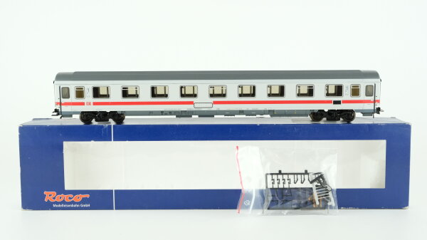 Roco H0 64300 Abteilwagen Avmz 108.7 1.Kl. DB