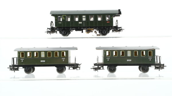 Märklin H0 Konvolut Personenwagen 2.Kl. Personenwagen 2.Kl. mit Beleuchtung und Zugschluss Blech