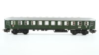 Märklin H0 4022 Personenwagen 2.Kl. grün DB (Rostanhaftungen)