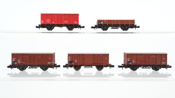 Minitrix N Konvolut Gedeckte Güterwagen, Niederbordwagen, Hilfzug-Feuerlöschwagen rot DB