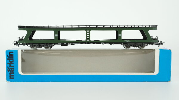 Märklin H0 4084 Reisezugwagen (AUTOTRANSPORTWAGEN, 51 80 98-40 001-4) DDm 915 der DB