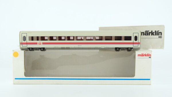 Märklin H0 4374 Reisezugwagen (ICE-Großraumwagen) Bvmz 802.8 der DB
